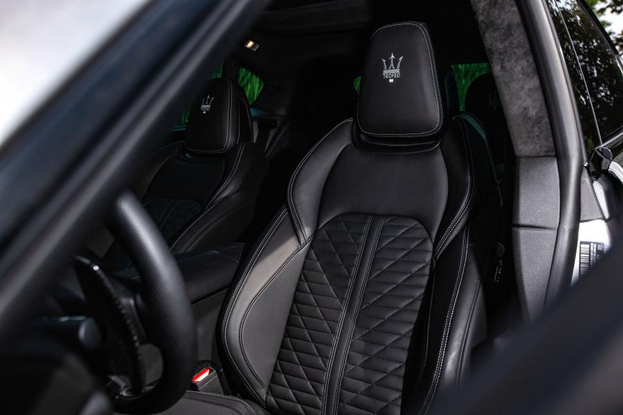 Интерьер Maserati Levante Trofeo 2018 года  (NA) (фото 21 из 37)